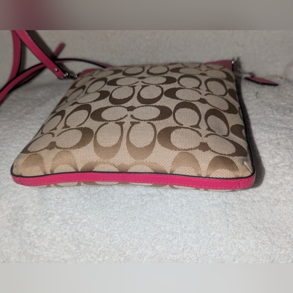 Coach North  South Swing Pack Fuchsia and Beige Crossbody Bag - Picture 6 of 9
